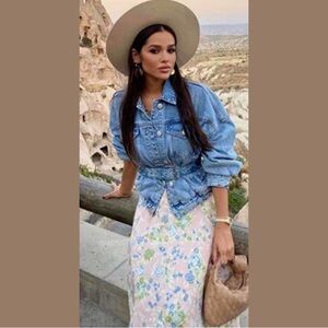 ZARA FLORAL PRINT V-NECK MIDI DRESS SIZE XS BLOGGER FAVORITE